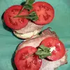 Бутерброд с языком и хреном