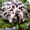 Салат с курицей, огурцом, фасолью