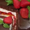 Клубничный торт