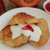 Оладьи с яблоком и орехами