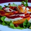 Капрезе с хурмой и клюквенным соусом