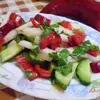 Салат со сладким перцем и кольраби