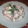 Салат с фасолью и крабовыми палочками