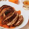 Запечённая свинина  с соусом