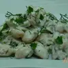 Сытный и вкусный салат из фасоли с сельдью