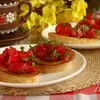 Гренки с клубникой и мятой