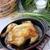 Курица, фаршированная хлебом и сыром