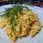 Омлет с лососем