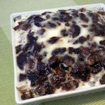 Салат с курицей, грибами и черносливом