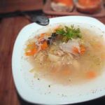 Щи кислые на курином бульоне