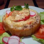 Фаршированные кабачки с запеченным сыром