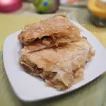 Слоеный пирог с капустой и яйцом