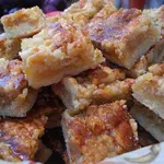 Лимонные квадратики с медом и орехами