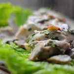 Куриные грудки со шпинатом и грибами