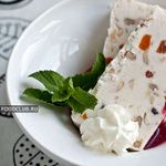 Семифредо с орехами и фруктами