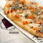 Пицца с тыквой, грушей и горгонзолой