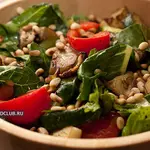 Салат из кабачков с кедровыми орешками