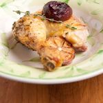 Курица с яблоками, сливой и кукурузной сальсой