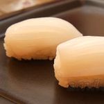 Нигири-суши с кальмаром