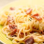 Спагетти карбонара с пармской ветчиной