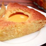 Пирог с консервированными персиками