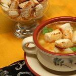 Гороховый суп с копченостями и гренками