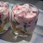 Легкий салат с клубникой