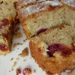 Миндальный кекс с вишней