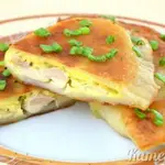 Жареные пирожки с курицей и сыром