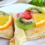 Слойки с кремом и фруктами