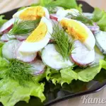 Салат из редиса, огурцов и зелени