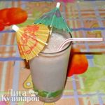 Шоколадный молочный коктейль с фруктовым соком