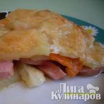 Шпикачки, запеченные с овощами