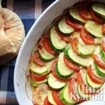 Помидоры с кабачками, запеченные с сулугуни
