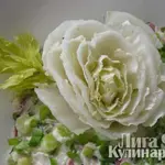 Салат из пекинской капусты с колбасой