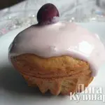 Банановые маффины с клюквенным кремом