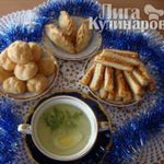 Бульон с профитролями, кунжутными палочками и расстегаями