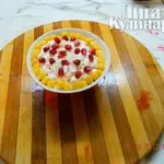 Салат из ананасов с курицей и кукурузой