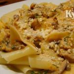 Паста с соусом из вешенок