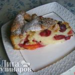 Пирог с вишней и сливой