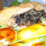 Курица фаршированная грибами
