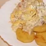 Свинина с сметанно-луковом соусе