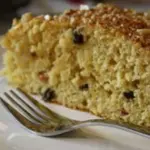 Постный пирог с орехами и изюмом
