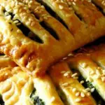 Пирожки со шпинатом и яйцами