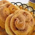 Домашние булочки с сахаром
