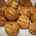 Орешки с вареной сгущенкой