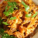 Капуста тушеная с тушенкой