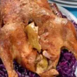 Жареный гусь с яблоками