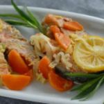 Запеченная красная рыба с овощами в духовке