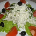 Салат с кальмарами и яйцом